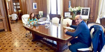 Cristina Kirchner reunida con Pablo Zurro, Intendente de Pehuajó