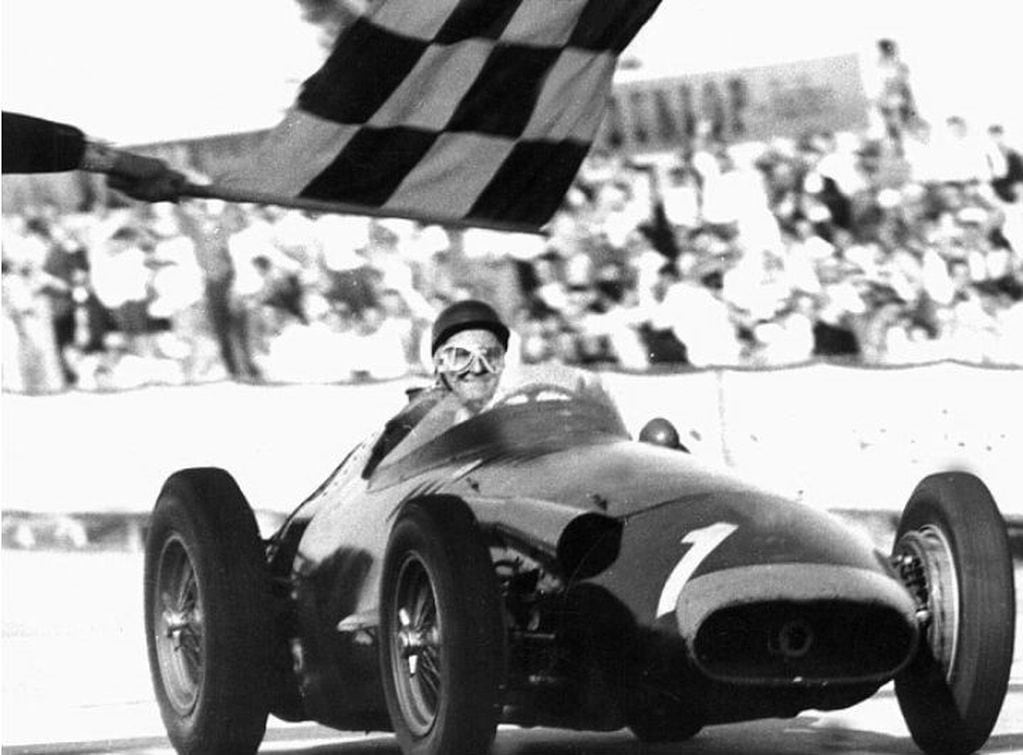 Fangio y la histórica carrera en la que abandonó su mesura habitual\u002E
