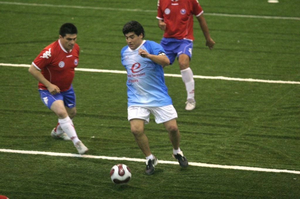 El Diego en acción, ante Chile. / Claudio Gutiérrez 
