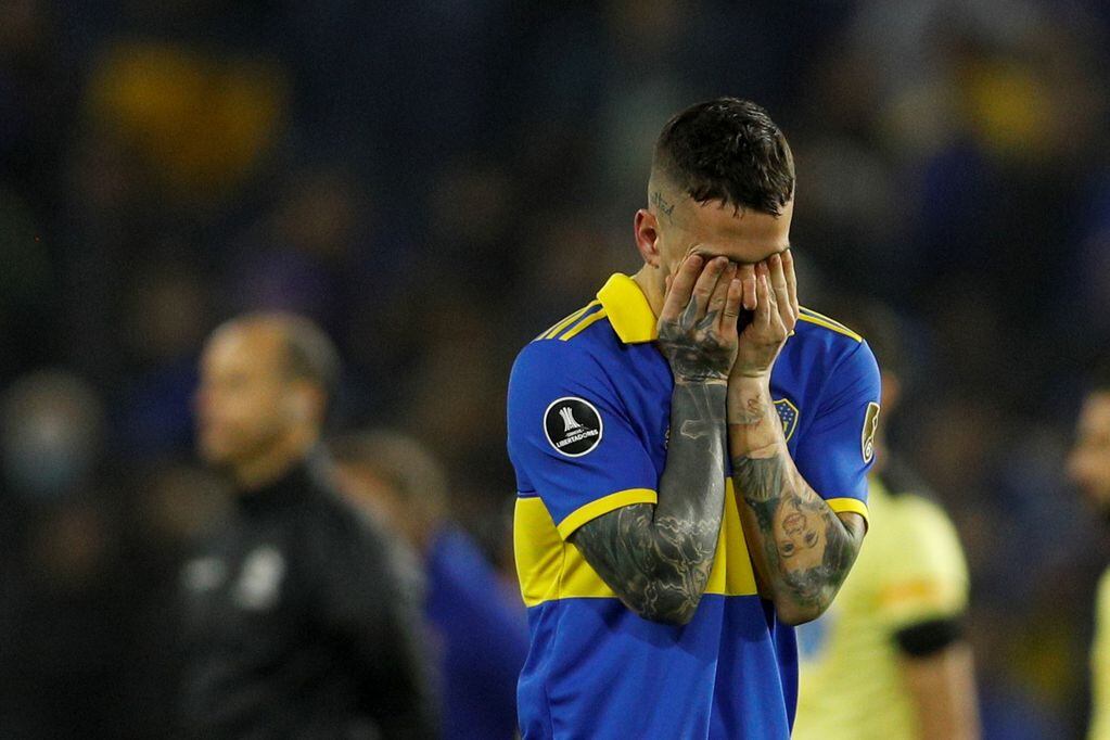 Darío Benedetto y una noche tremenda para el delantero de Boca, que falló dos penales en el desquite con Corinthians por los octavos de final de la Copa Libertadores. (AP)