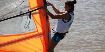 La joven de 16 años se transformó en la primera velerista mendocina en subir el podio representando al equipo del Comité Olímpico Argentino.