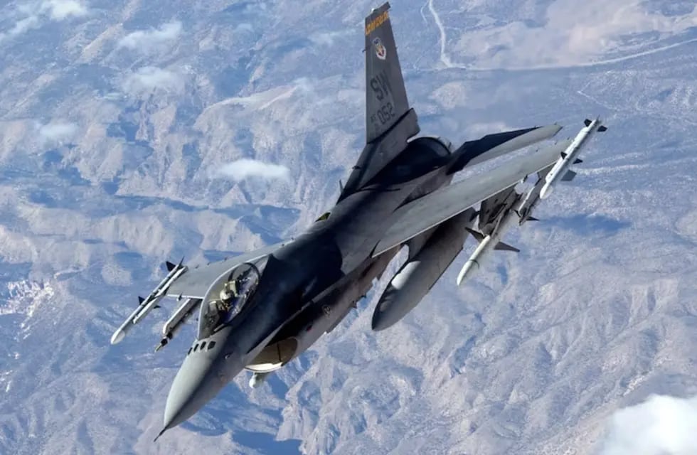Uno de los aviones F-16. Gentileza: La Nación.