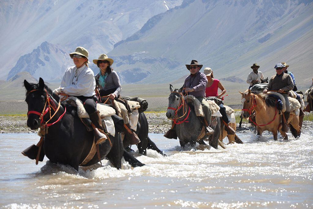 Los recorridos a caballo permiten llegar a sitios con millones de años de historia.