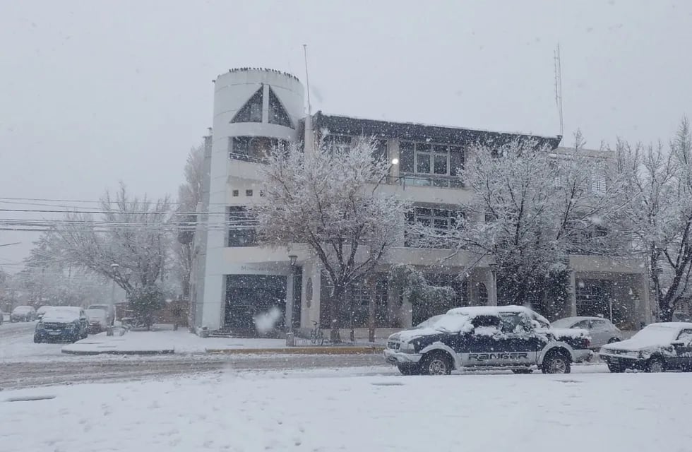 La nieve complicó varios sectores de Malargüe.