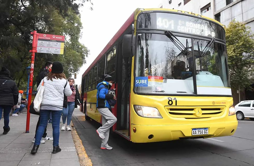 Sigue la puja por los subsidios al transporte público del interior del país. Foto: José Gutierrez / Los Andes