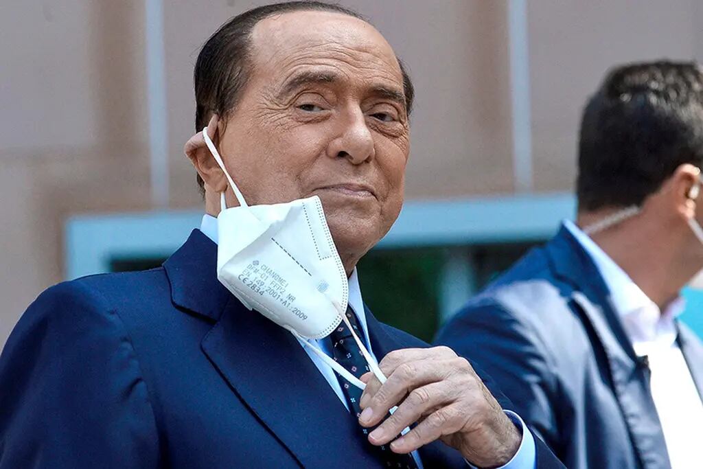 Berlusconi fue dado de alta tras superar el coronavirus, "la prueba más peligrosa" de su vida