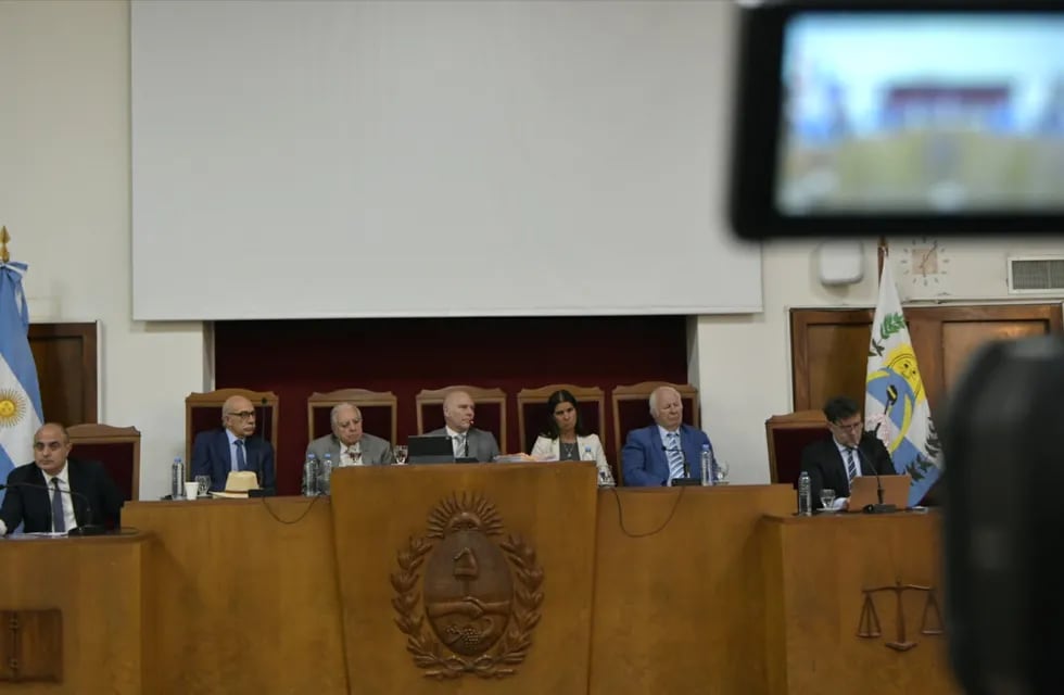 Los siete ministros de la Suprema Corte de Justicia de Mendoza. | Foto: Orlando Pelichotti