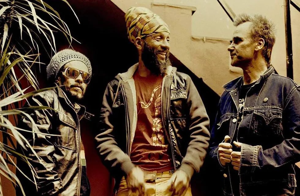 Todos tus muertos: los inoxidables del reggae y del punk