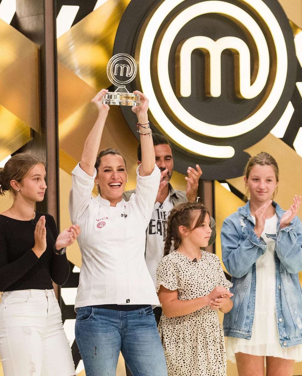 Mica Viciconte ganó Masterchef Celebrity 3 y lo compartió con las hijas de Nicole