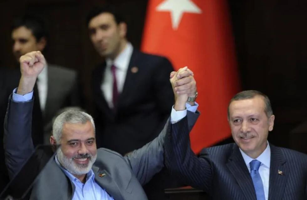 Recep Erdogan e Ismail Haniye, presidente de Turquía y jefe político de Hamás respectivamente, en una imagen de archivo que registra la estrecha relación entre los líderes.