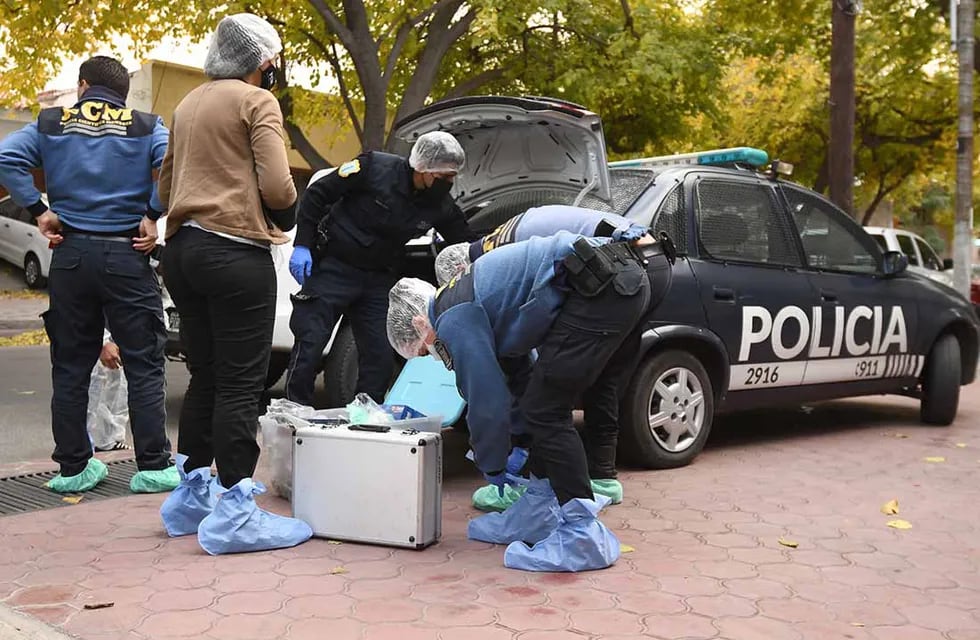 Un hombre recibió un balazo en la cabeza y su cuerpo apareció en lavía pública. Imagen ilustrativa
 José Gutierrez/ Los Andes