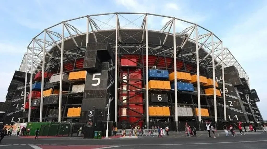 El 974 Stadium tiene la particularidad de haber sido construido con contenedores reciclados