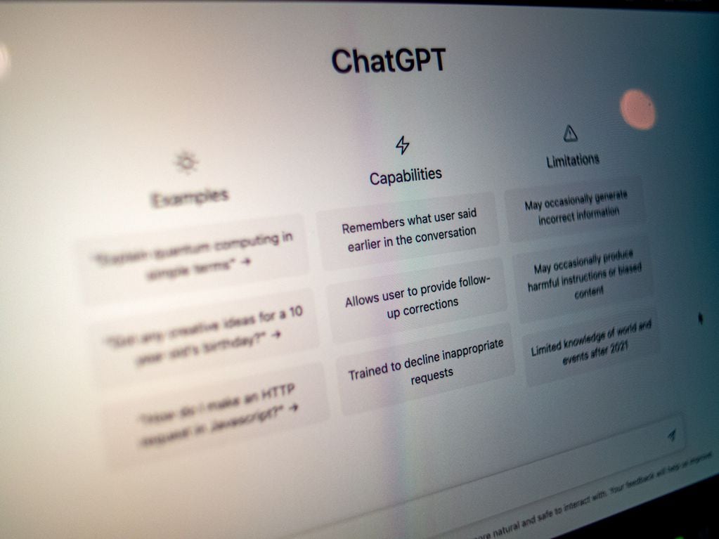 Italia bloqueó el uso de ChatGPT porque no respeta legislación sobre datos personales