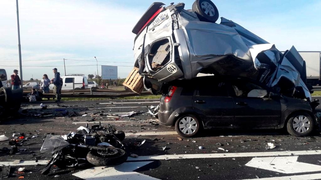 Un choque en cadena en la Autopista Panamericana dejó un muerto y casi una decena de heridos. Foto: Gentileza