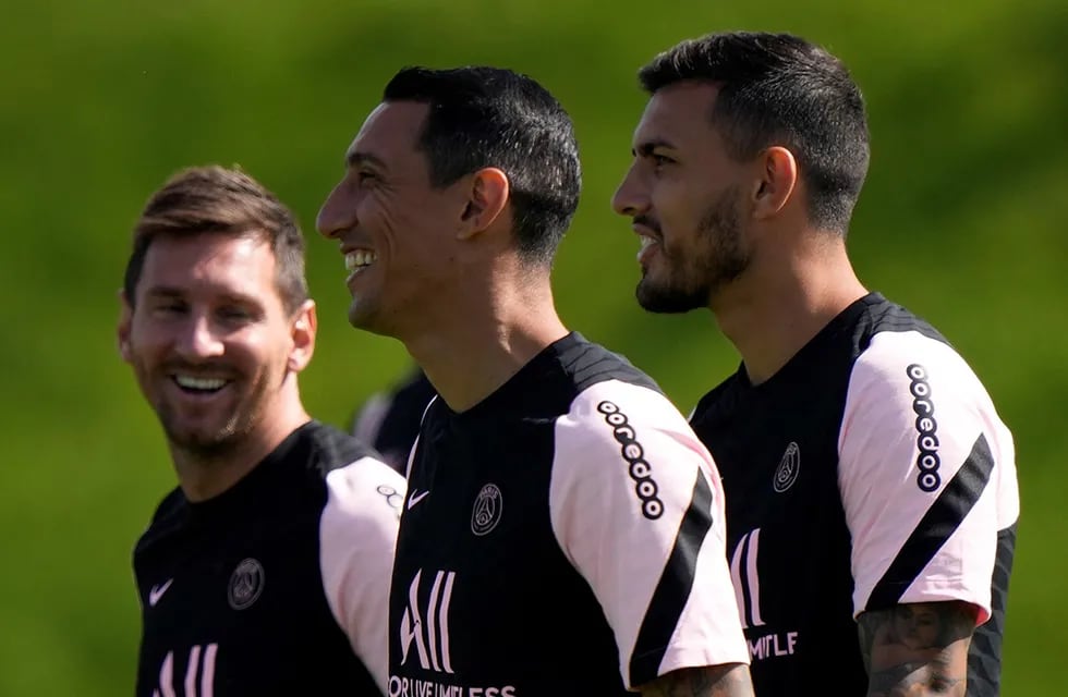 Lionel Messi, Angel Di María y Leandro Paredes, juntos en el PSG. Ahora, serán rivales en la Liga de Campeones. / Gentileza.