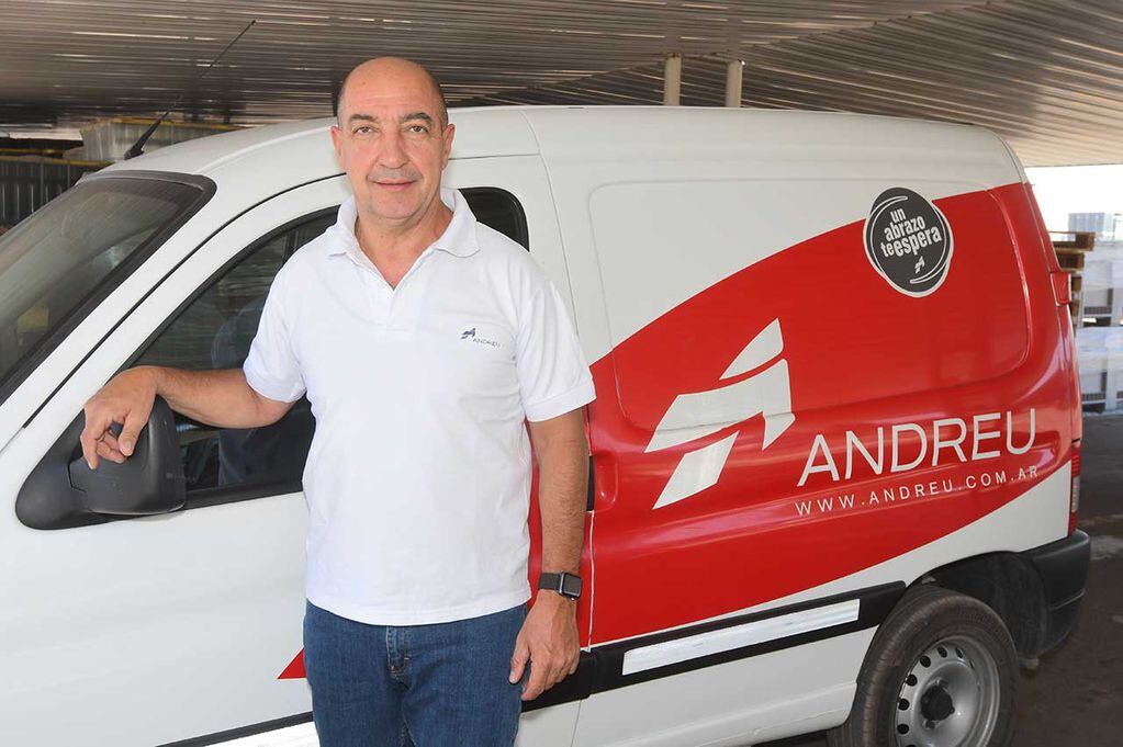 Fabián Andreu es uno de los socios fundadores de la empresa mendocina Andreu, junto a su padre y hermanos. Apasionado por la planificación estratégica, el liderazgo de equipos y la negociación, Director de VALOS por más de 15 años, presidiendo dicha ONG y una trayectoria de más de 30 años en Andreu en expansión. Foto: José Gutierrez / Los Andes  