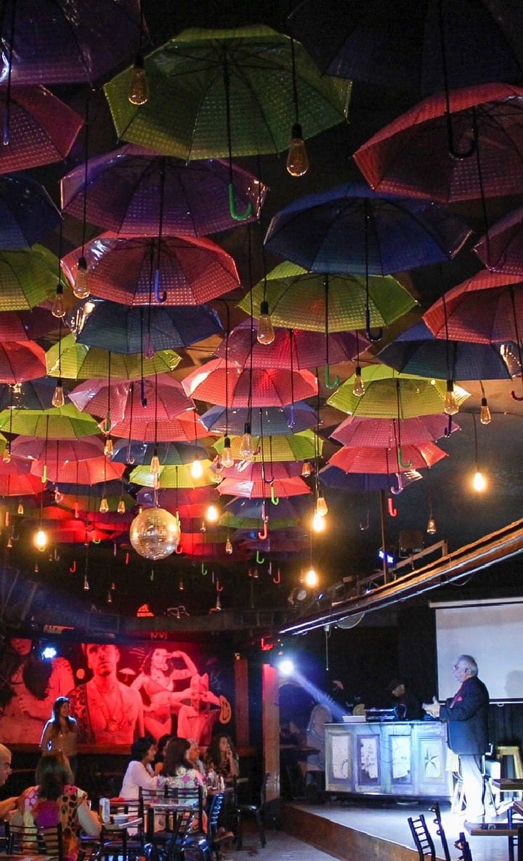 Umbrella Bar Cultural.