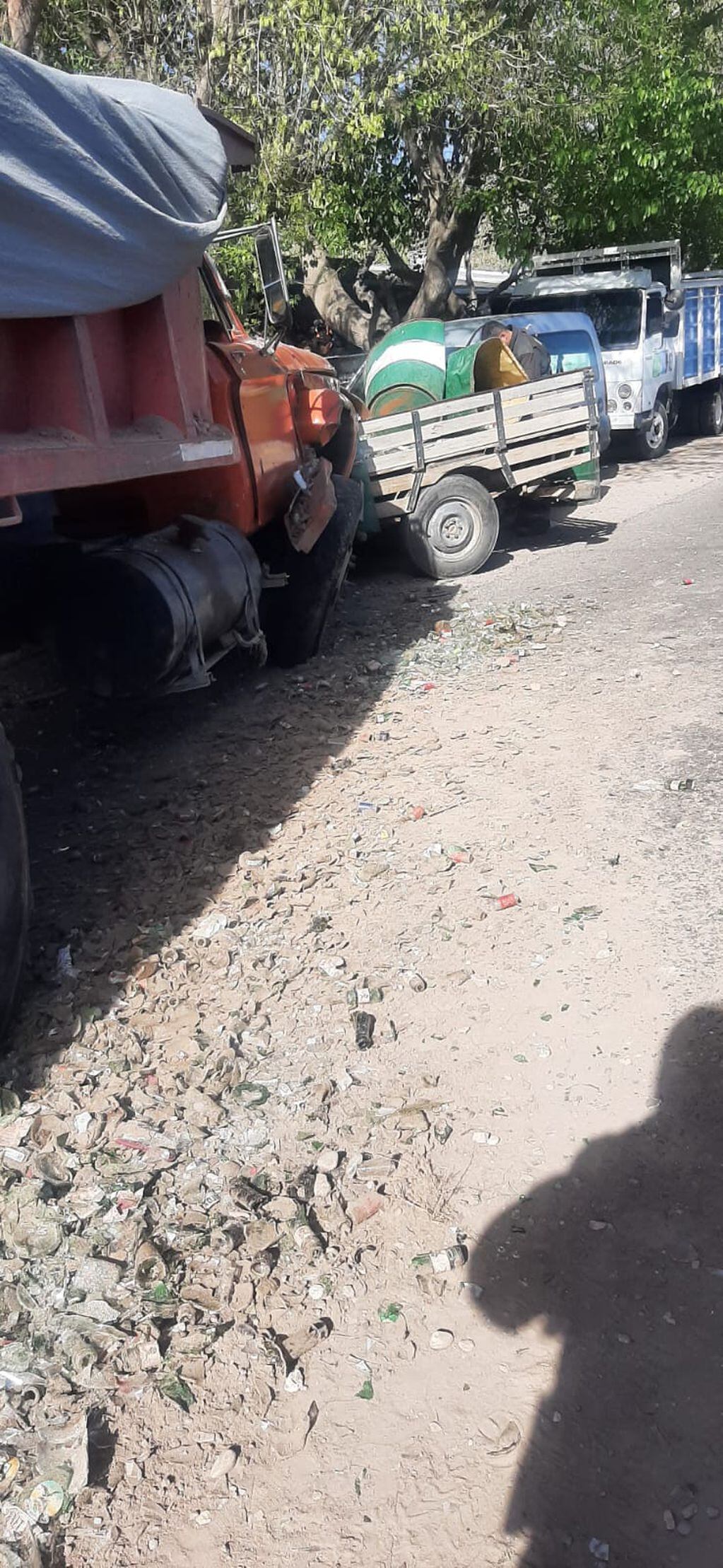 Un hombre murió luego del choque entre un camión y un Rastrojero. Gentileza Ministerio de Seguridad.