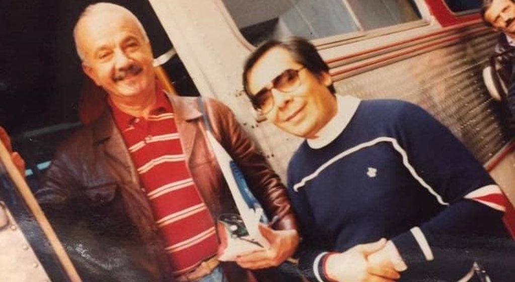 Fernando Suárez Paz junto a Astor Piazzolla, con quien tocó durante más de una década (Facebook).
