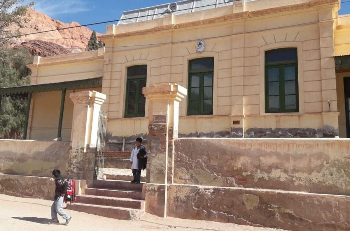 Turistas vandalizaron un histórico edificio jujeño y fueron detenidos 