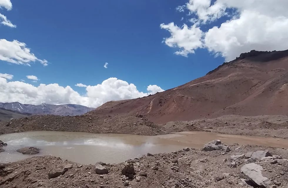 Evacuaron a 14 andinistas que estaban varados en el Aconcagua y luego de la formación de nuevas lagunas. Foto: Subsecretaría de Ambiente de Mendoza