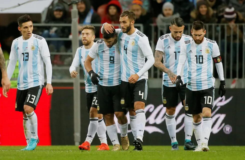 Primera prueba superada: Argentina venció a Rusia con gol del Kun Agüero 