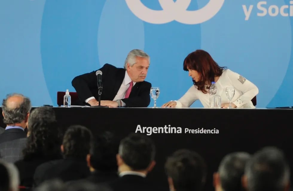 Alberto Fernández y Cristina Kirchner, en su primera aparición juntos tras la derrota de las PASO.  Foto Clarín