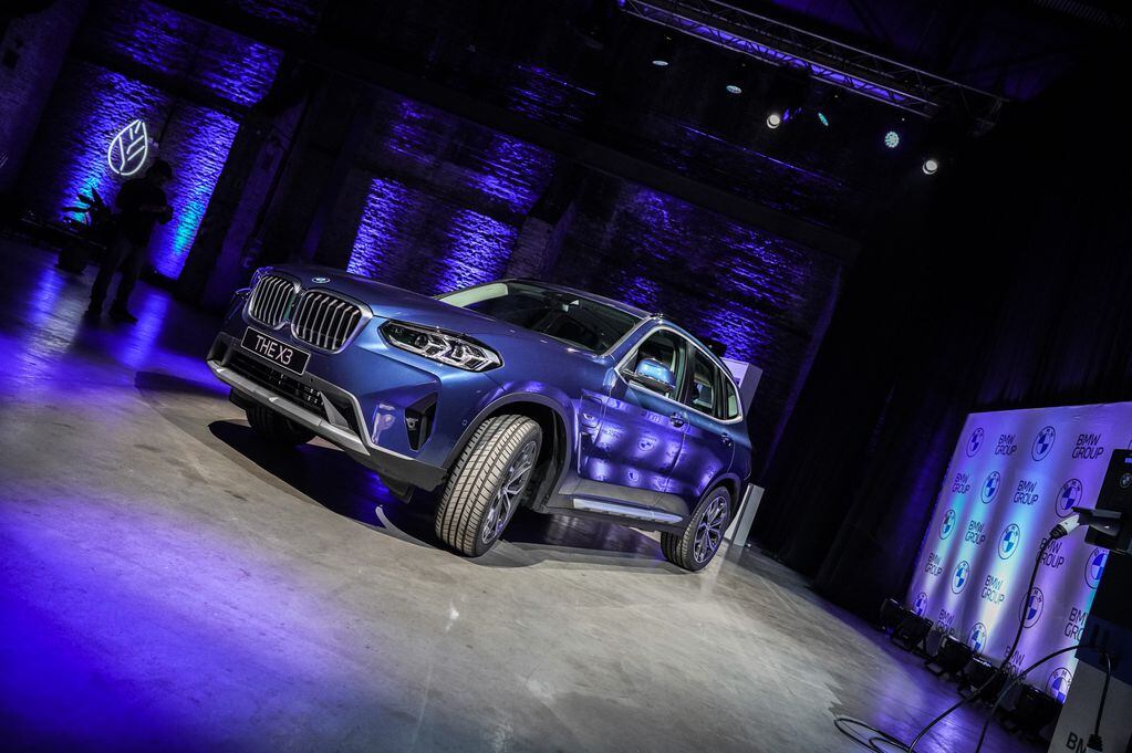 BMW Group presenta en Argentina su modelo BMW X3 xDrive30e, el primer paso de la electromovilidad de la marca en el país.