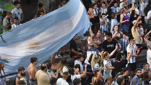 Festejos de hinchas argentinos en mendoza