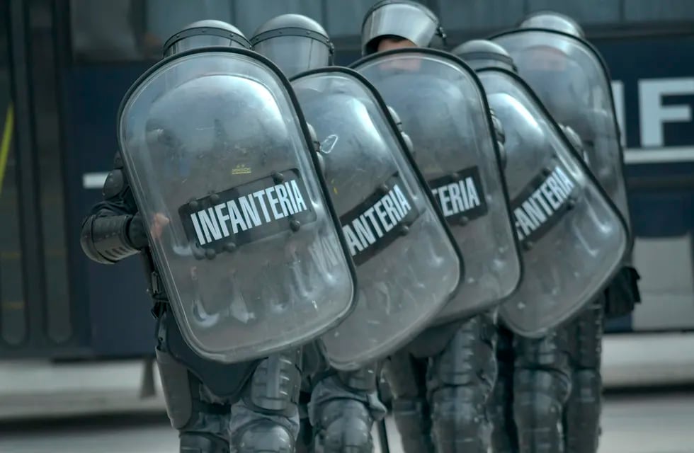 El Ministerio de Seguridad dispuso que 290 efectivos controles el clásico. 
Foto: Orlando Pelichotti