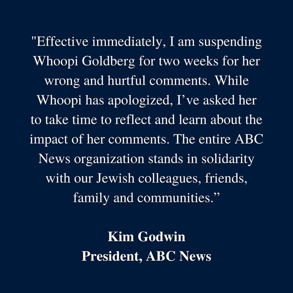 Comunicado de sanción a Whoopi Goldberg de parte de ABC News en Twitter.