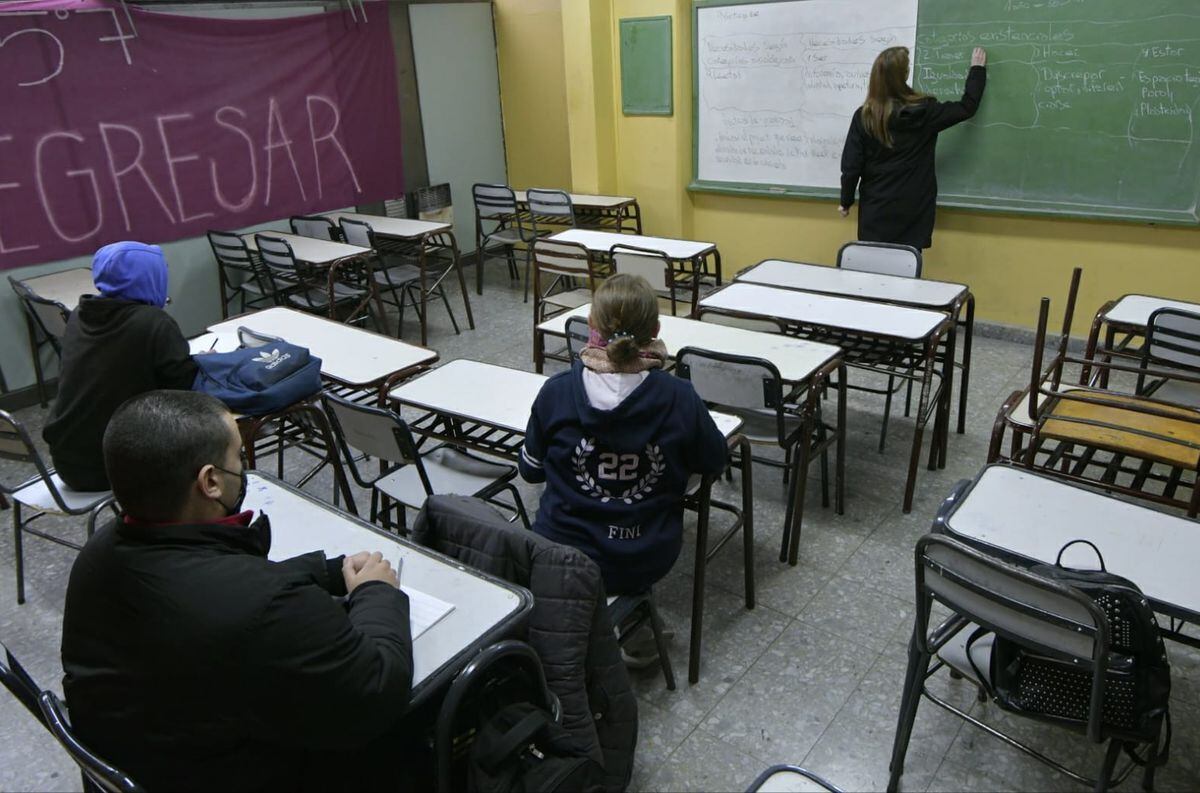 Los paros docentes son el principal motivo de pérdida de clase en escuelas estatales. Foto: Orlando Pelichotti / Los Andes