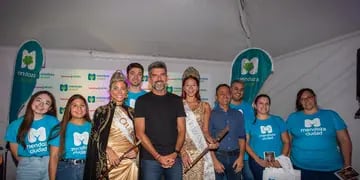 Ulpiano Suarez y la reina de la Ciudad participaron del cierre del Paseo Federal