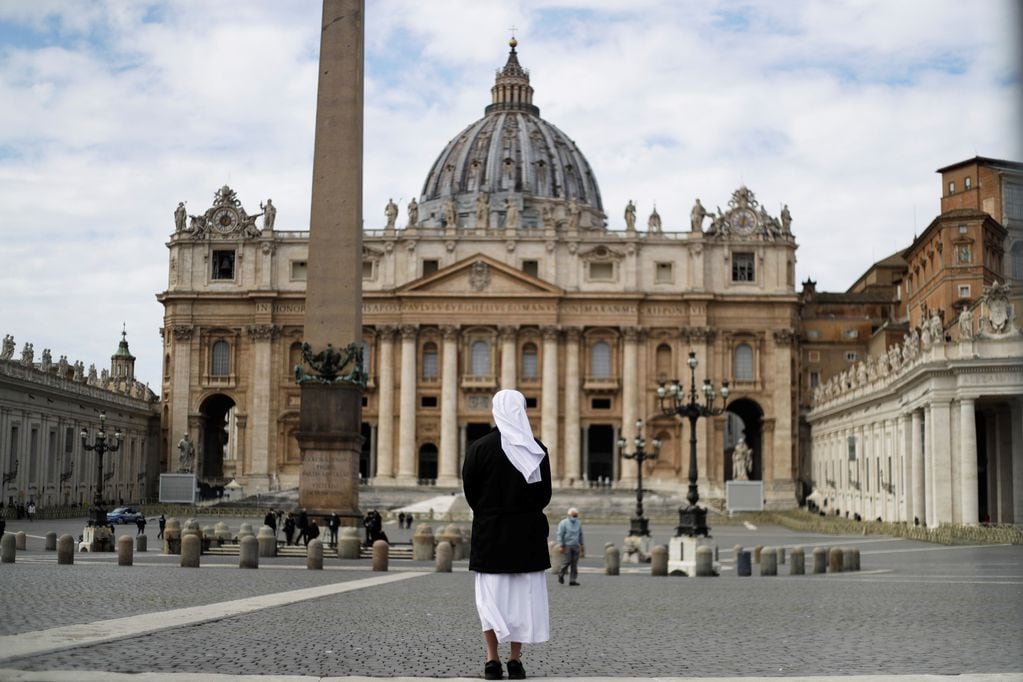 El pasado 29 de julio tuvo lugar en el Vaticano la primera audiencia del macrojuicio contra una decena de acusados, entre los que se encuentra el influyente cardenal Becciu, por presunto desvío de fondos y corrupción. 