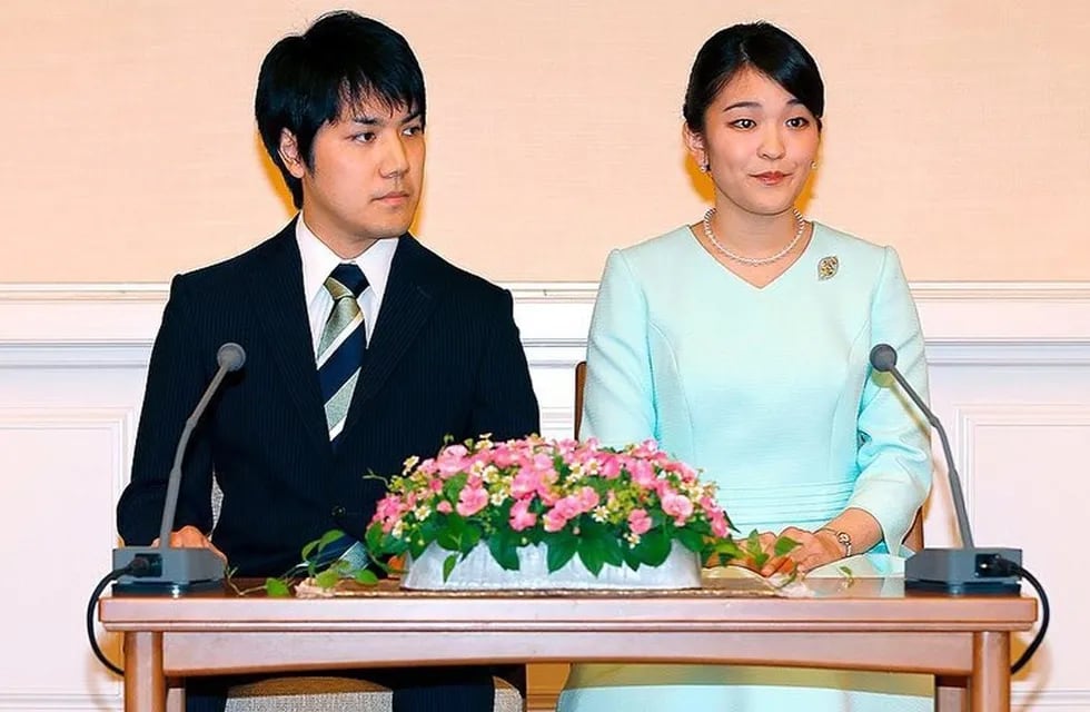 La princesa Mako y su novio Kei Komuro contrajeron matrimonio a pesar de que eso le llevó ala oven perder su herencia a trono.