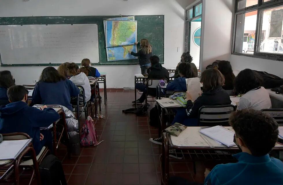 En noviembre se realizarán las inscripciones de alumnos para las escuelas secundarias dependientes de la Dirección General de Escuelas. Foto: orlando Pelichotti / Los Andes