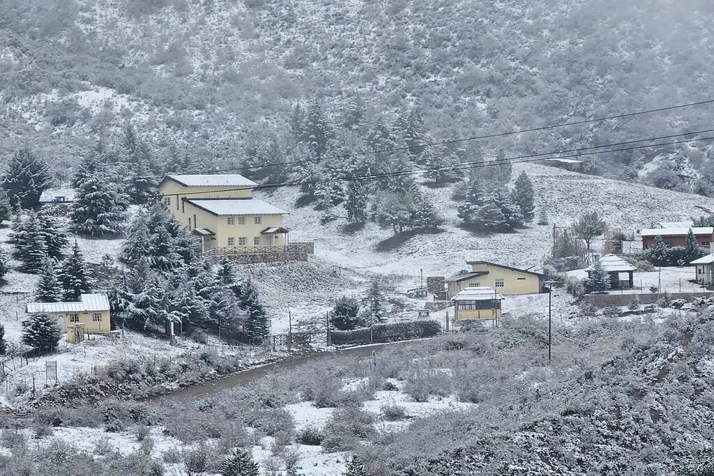 Por las intensas nevadas, la DGE suspendió las clases en estas zonas de Mendoza