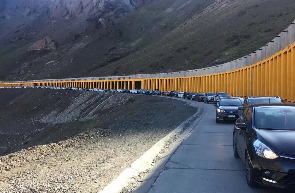 Si colapsa el paso por gran cantidad de gente, la carga de información se hará en diferido para evitar largas filas de autos. | Foto: Los Andes