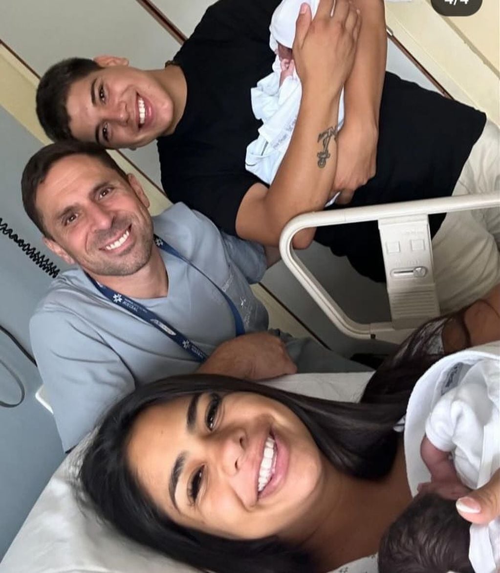 Daniela Celis y Thiago Medina agradecieron al médico que trajo al mundo a sus gemelas
