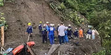 Tragedia en Colombia: Al menos ocho muertos y una veintena de desaparecidos tras un alud de tierra