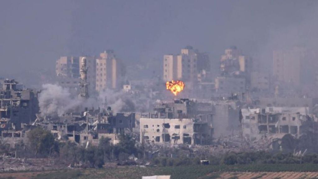 La Franja de Gaza tras bombardeos israelíes. 28/10/2023. Foto: BBC