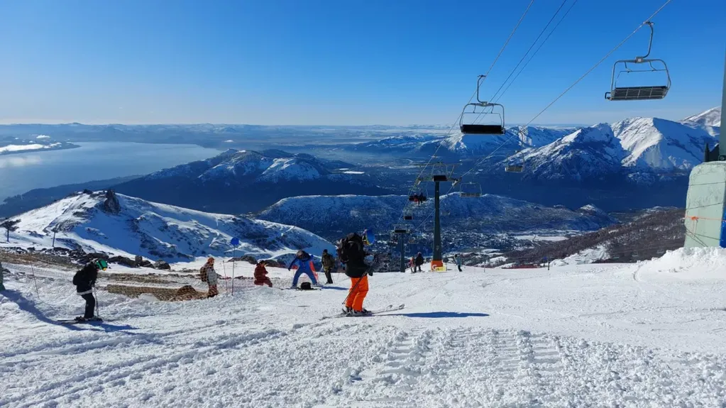 Nieve en Mendoza: Esquiar en Las Leñas costará entre 4 y 5 veces más que en 2023. Foto: Archivo Los Andes.