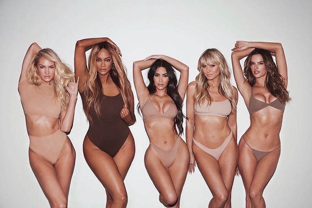 Kim Kardashian posó con cuatro supermodelos y mostró el resultado en Instagram