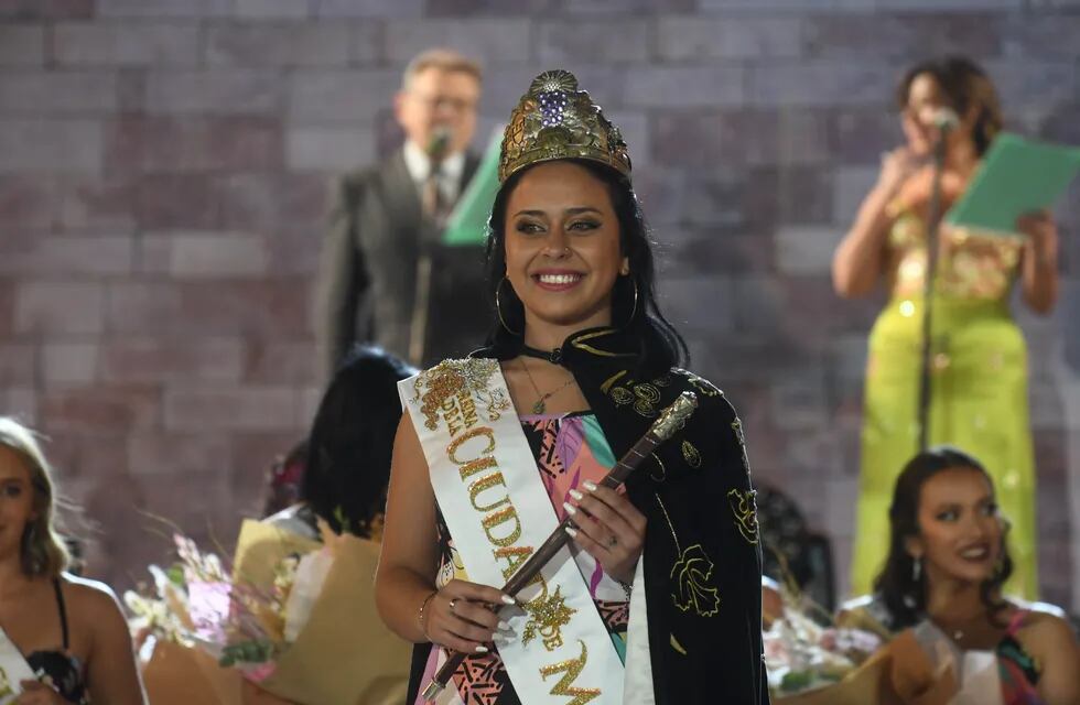 Vendimia Capital 2023 coronó como reina de la Ciudad de Mendoza a Noelia Volpe. Foto: José Gutiérrez / Los Andes