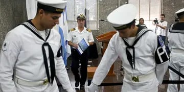 Luis Tagliapietra, padre de uno de los marinos, dijo que fue una "falta de respeto" que el presidente celebrara el G20 en Twitter