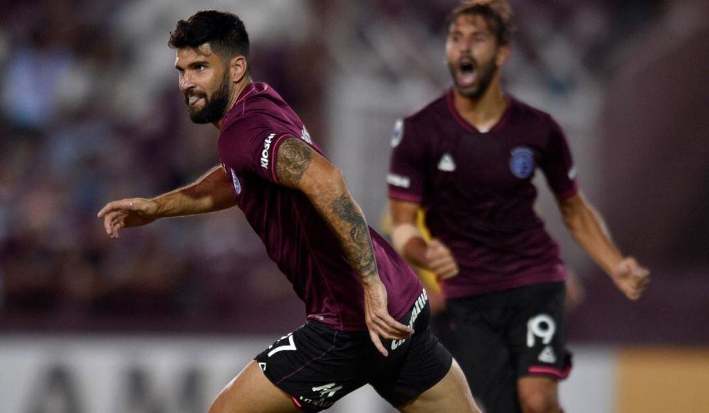 Oriundo de Morteros, "Nico" Orsini hizo un gol que quedará en la memoria de todo Lanús. (AP / Archivo))
