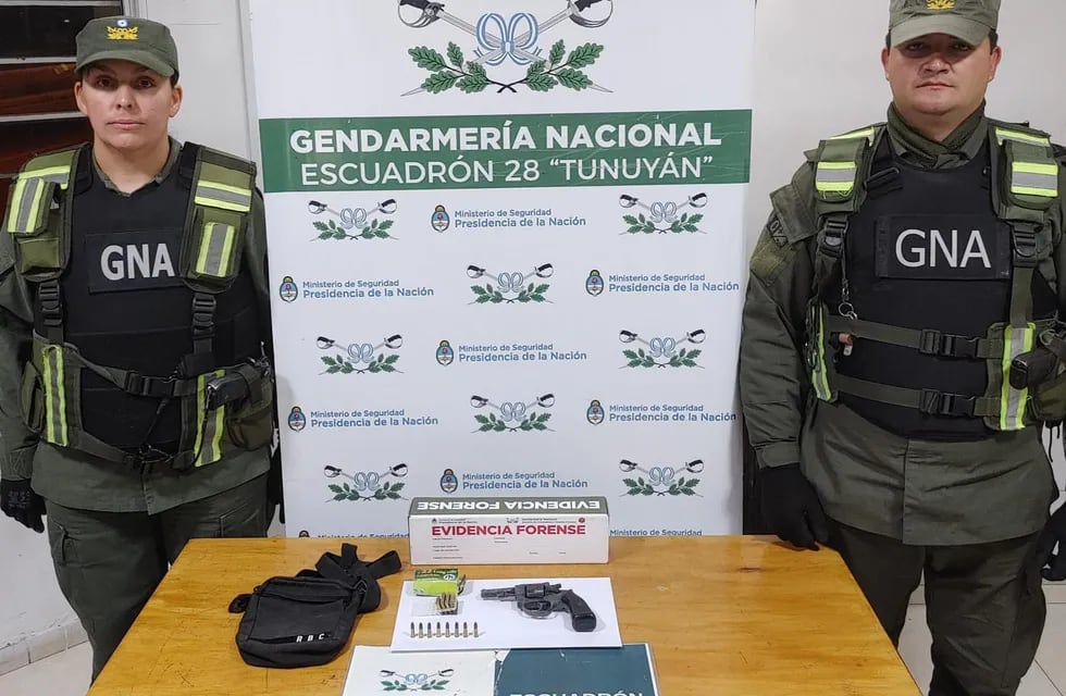 Gendarmería encautó drogas y armas