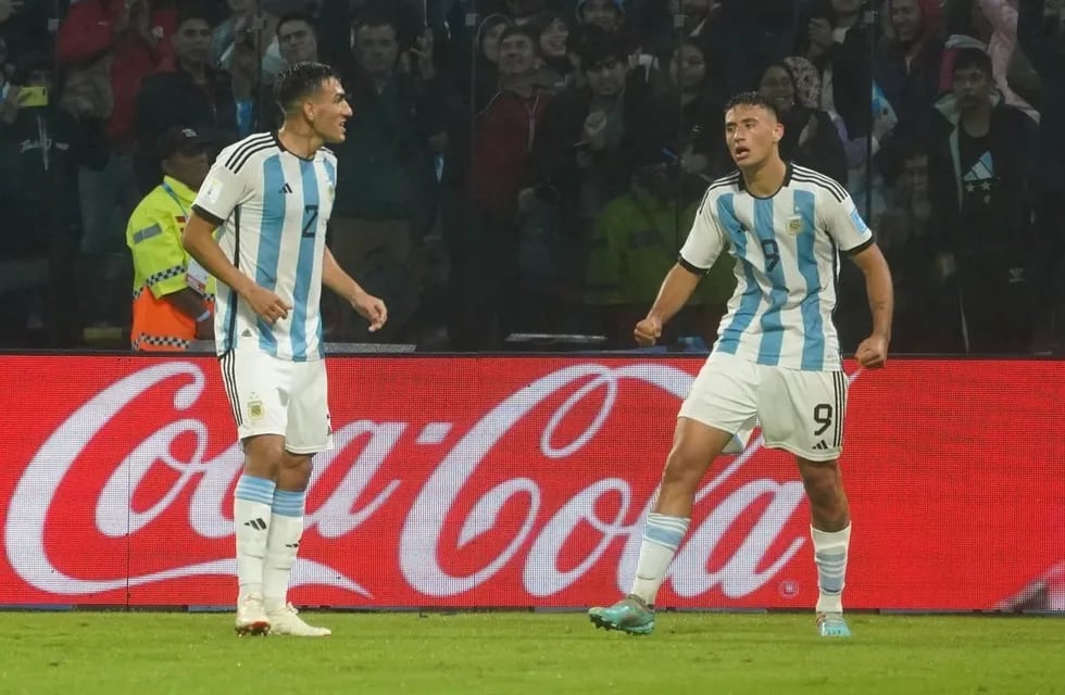Veliz marcó el empate parcial de la Selección Argentina. / Gentileza.