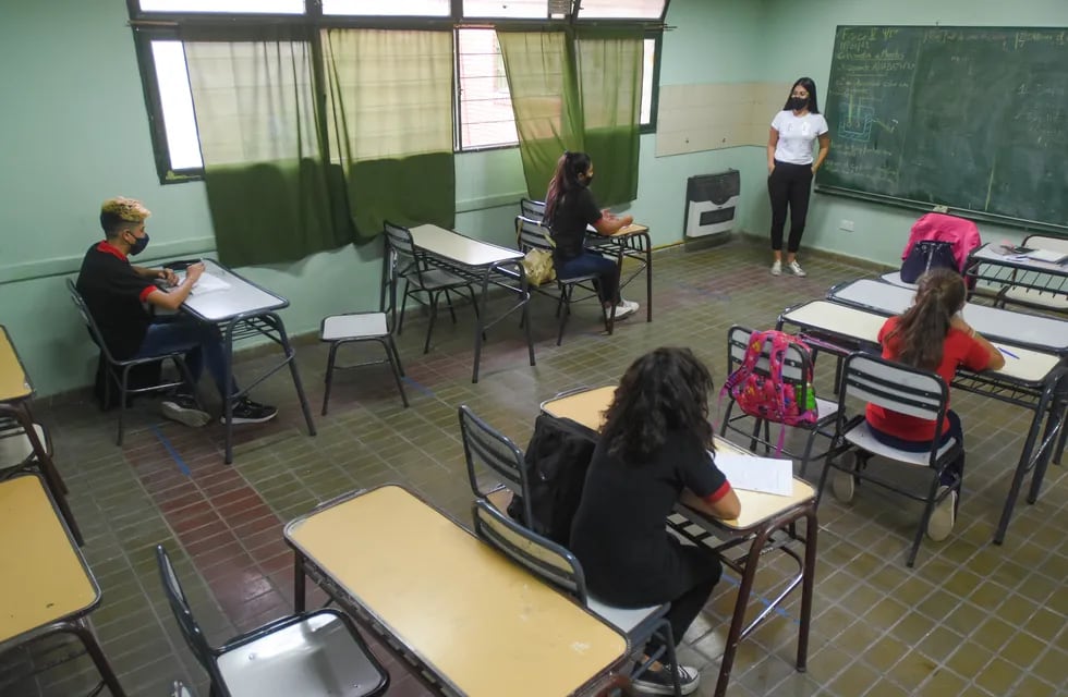 La Dirección General de Escuelas confirmó que las estufas podrán estar prendidas en las aulas de Mendoza. Foto: Nicolás Ríos / Los Andes