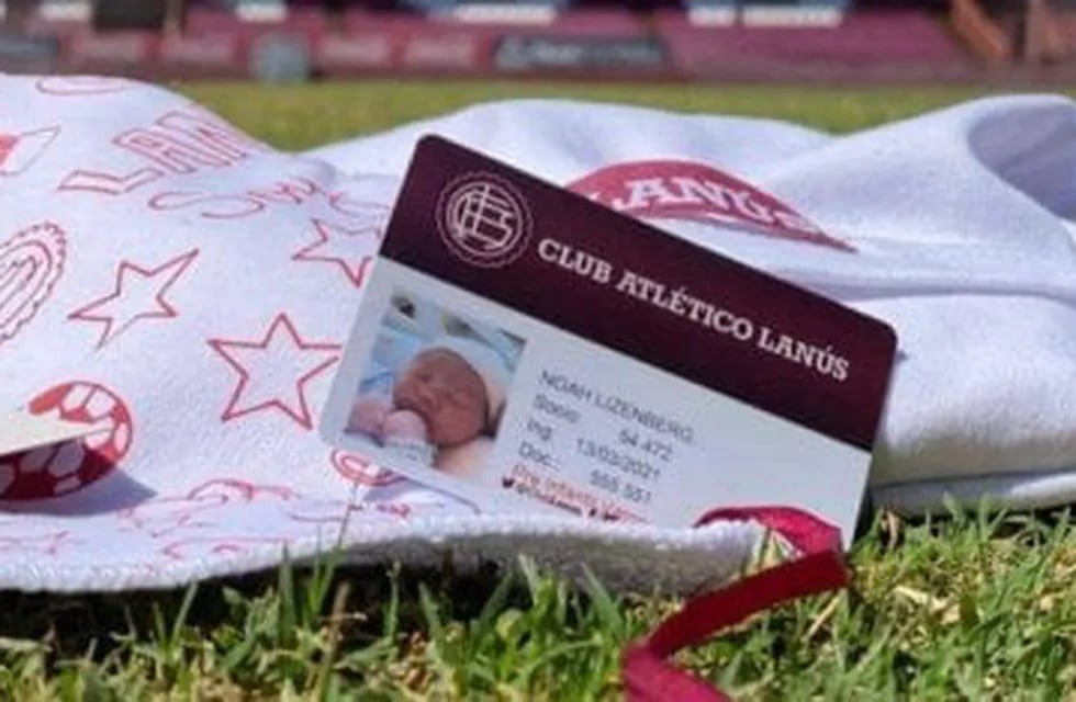 "Bienvenido a la hermosa familia del Club Lanús, Noah Lizenberg Barbuto!", expresaron desde el Twitter del club del padre del recién nacido. / Gentileza.